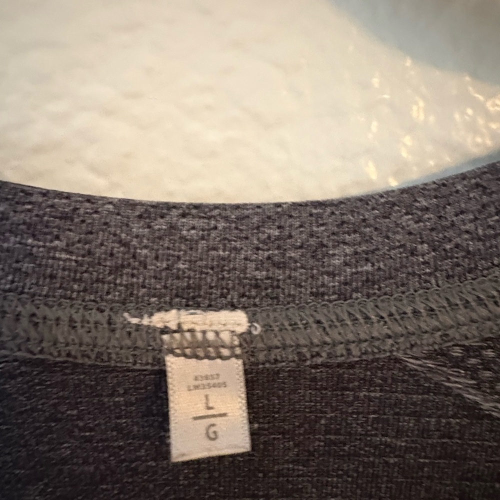 Lululemon Men size LGray V-Neck Shirt - Picture 2 of 5